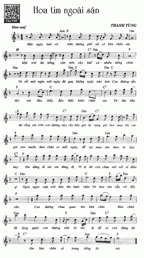 Hoa tím ngoài sân